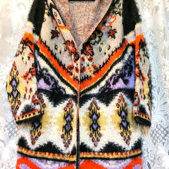 VertigoParis Womens Sz L Super Soft Colorful Aztec Print Cardigan Sweater w/Hood - Picture 3 of 9